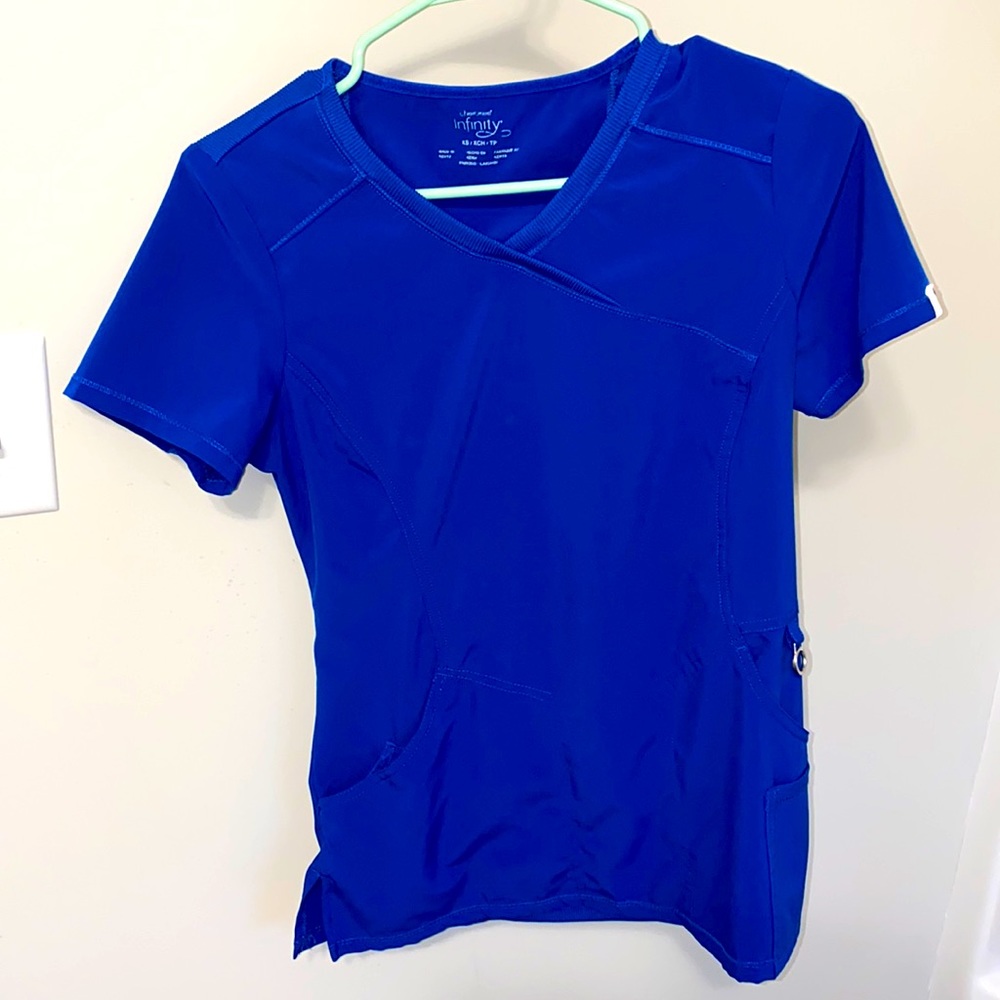 Cherokee infinity scrub top